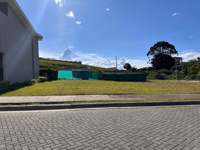 VENTA DE EXCLUSIVO LOTE EN COSTA RICA SAN JOSE GUADALUPE. - Imagen 3