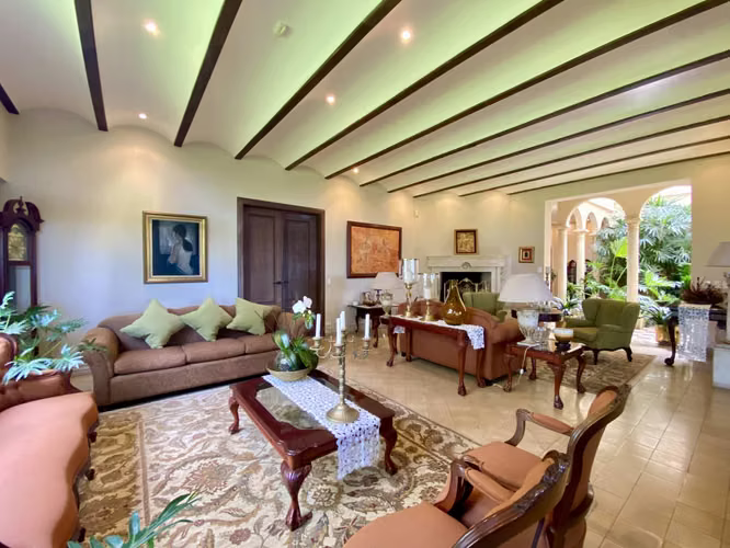 Casa de lujo en condominio en Santo Domingo, Heredia