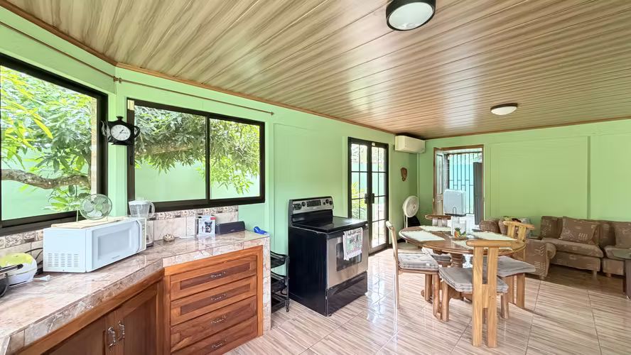 Venta de casa de descanso en Playa Bandera Parrita