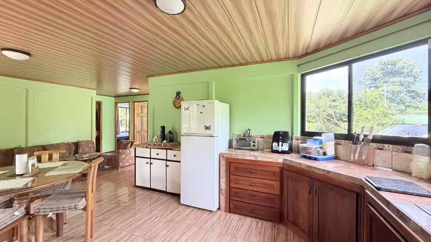 Venta de casa de descanso en Playa Bandera Parrita