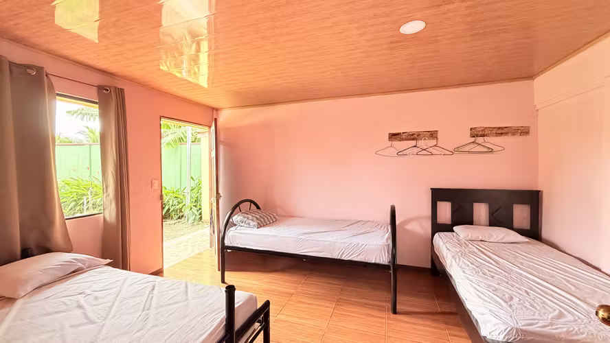 Venta de casa de descanso en Playa Bandera Parrita
