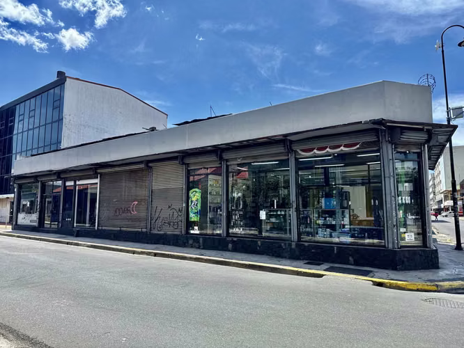 Edificio Esquinero - Exclusiva Ubicación Barrio Amón - Oportunidad