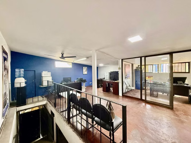 Edificio Esquinero - Exclusiva Ubicación Barrio Amón - Oportunidad