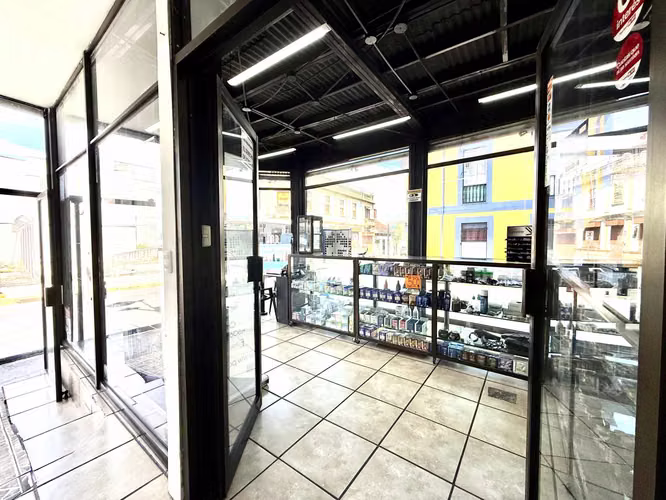 Edificio Esquinero - Exclusiva Ubicación Barrio Amón - Oportunidad