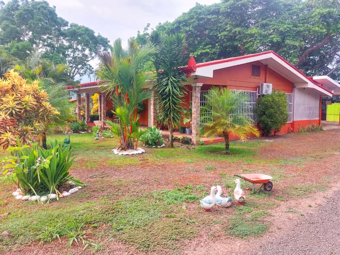 Se vende linda y amplia Casa amueblada en Limonal, Coyolar (MV).
