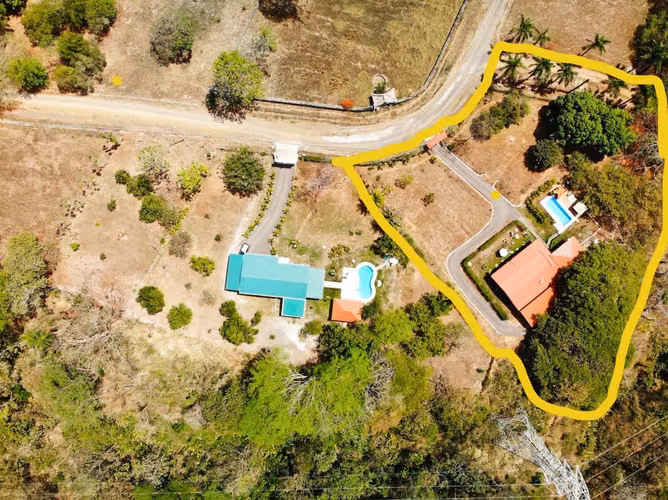 Se vende linda y amplia Casa amueblada en Limonal, Coyolar (MV).