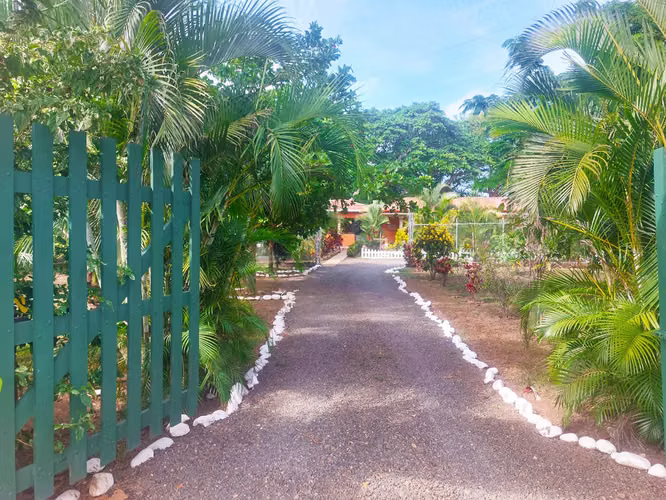 Se vende linda y amplia Casa amueblada en Limonal, Coyolar (MV).