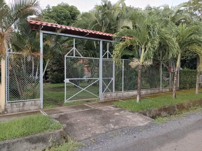 Hermosa Cabaña en el Corazon de Orotina!