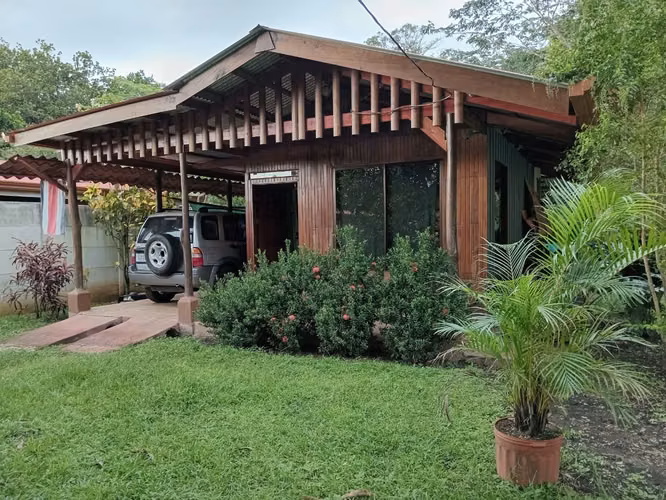 Hermosa Cabaña en el Corazon de Orotina!