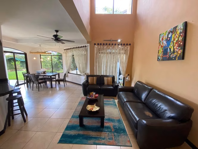 ID 39361 VENTA de hermosa casa en Curridabat. Lomas de Granadilla.