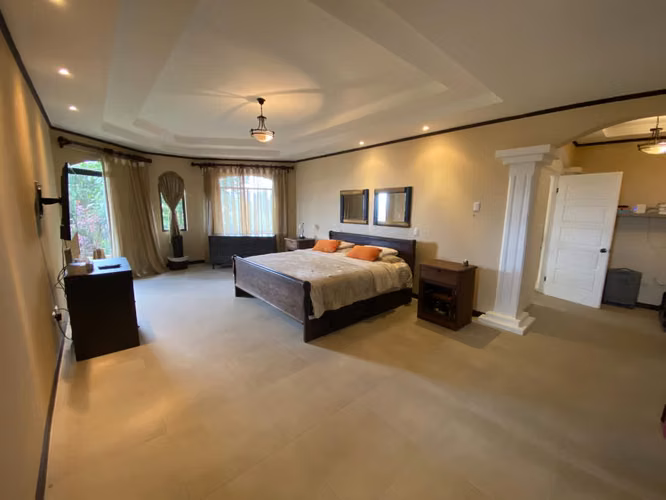 ID 39361 VENTA de hermosa casa en Curridabat. Lomas de Granadilla.