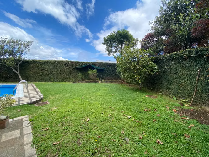 ID 39361 VENTA de hermosa casa en Curridabat. Lomas de Granadilla.