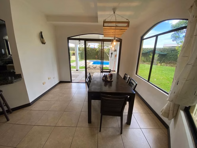 ID 39361 VENTA de hermosa casa en Curridabat. Lomas de Granadilla.