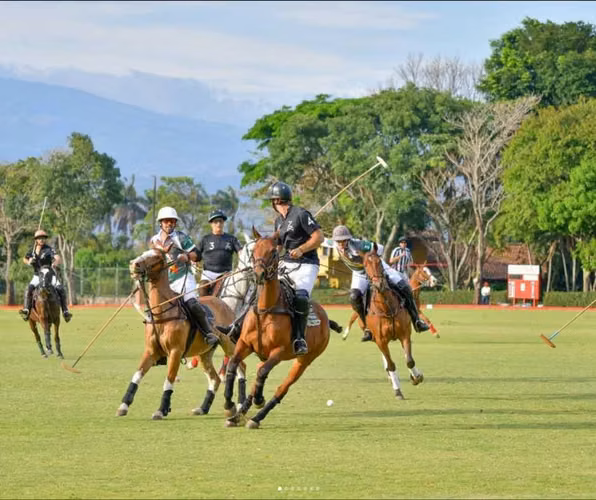 Espectacular lote en Hacienda Los Reyes - Imagen 8