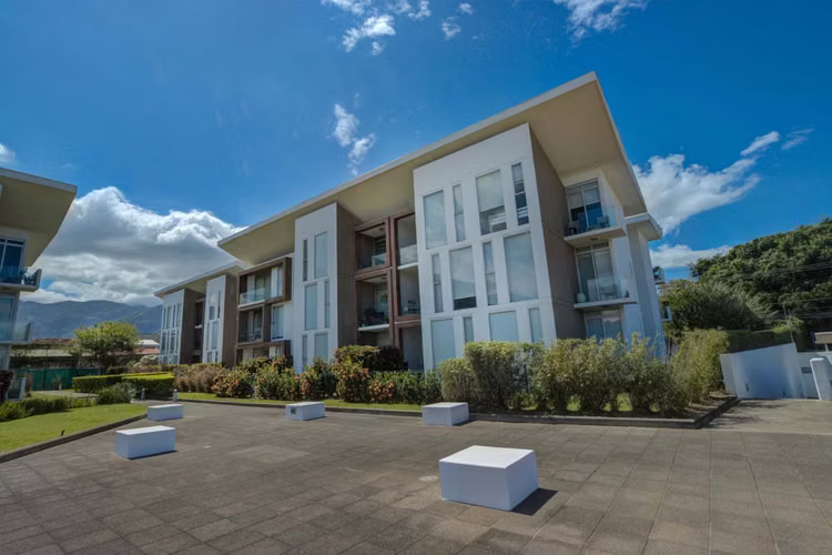 Venta de apartamentos exclusivos en condominios en Santa Ana - Imagen 11