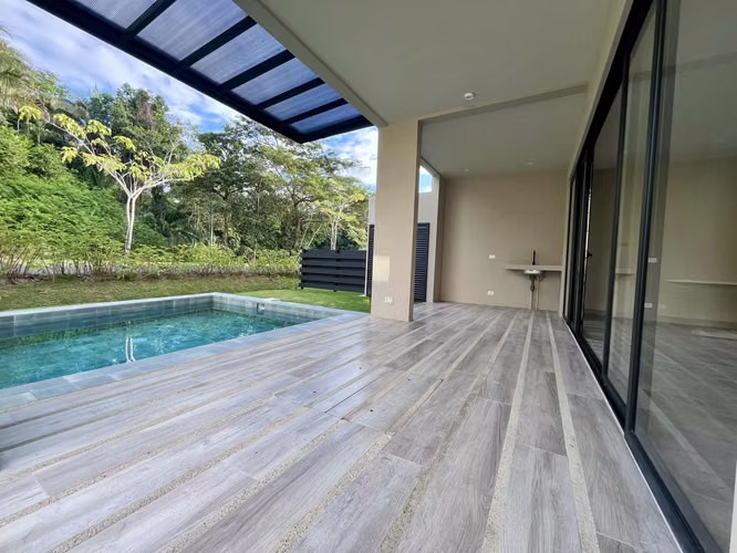 Venta Townhouse Frente a Lago en Condominio Exclusivo – Playa Hermosa, Jacó - Imagen 12
