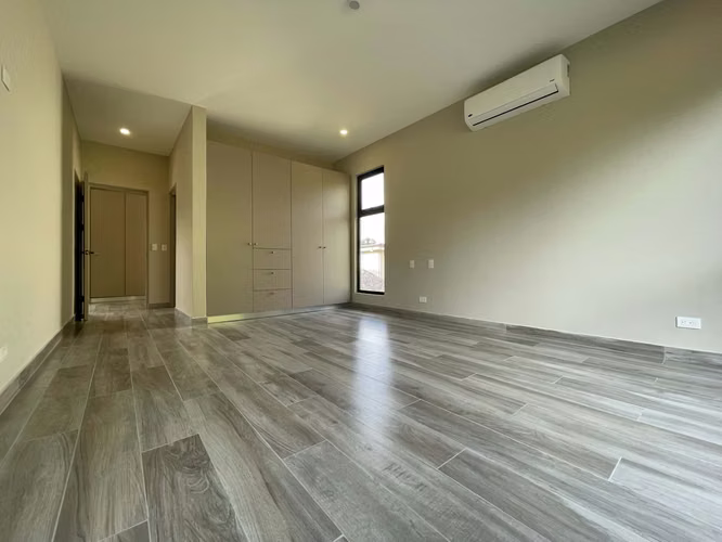 Venta Townhouse Frente a Lago en Condominio Exclusivo – Playa Hermosa, Jacó - Imagen 5