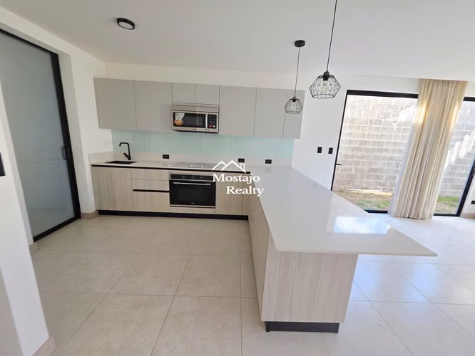 Casa en Alquiler, con linea blanca, Condominio Lindora Village, Santa Ana - Imagen 7