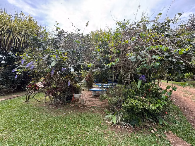 Venta de terreno con tres casas. San Mateo, Alajuela (SV)