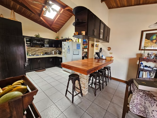 Se vende propiedad con CASA en calle comercial, calle comercial Volcán Irazú - Imagen 7