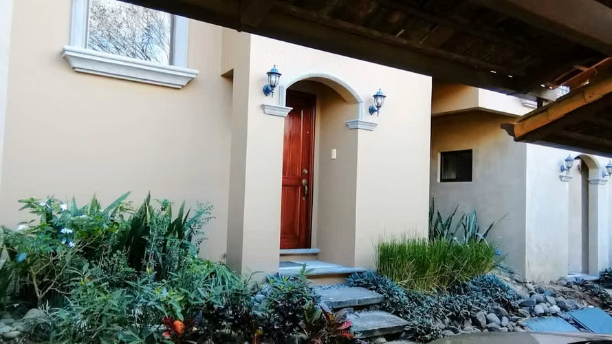 Casa townhouse, terraza, piscina y arboles grandes Brasil de Mora - Imagen 17