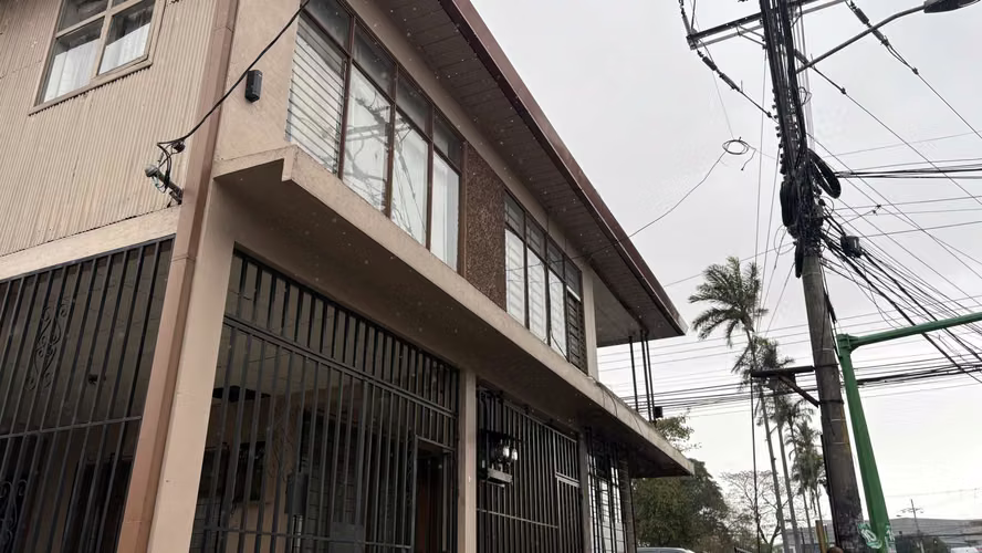 Alquiler de casa, en el centro de Zapote, listo para remodelación!! - Imagen 17