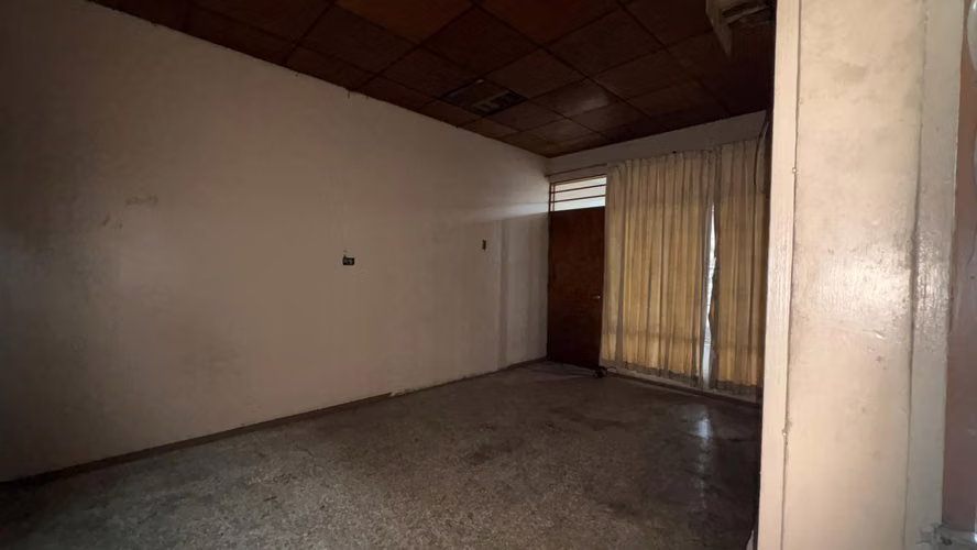 Alquiler de casa, en el centro de Zapote, listo para remodelación!! - Imagen 18