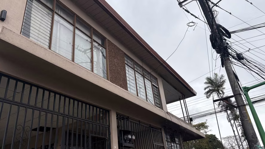 Alquiler de casa, en el centro de Zapote, listo para remodelación!! - Imagen 7