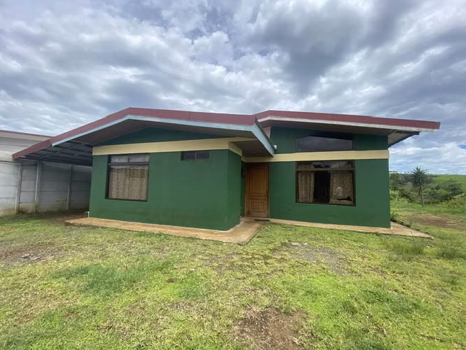 CASA DE 3 HABITACIONES CON ZONA VERDE, SAN RAMÓN, BOLIVAR