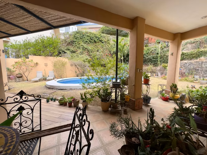 Venta de Casa de Lujo en Cerro Real, Escazú | Estilo Santa Fe | Piscina Privada