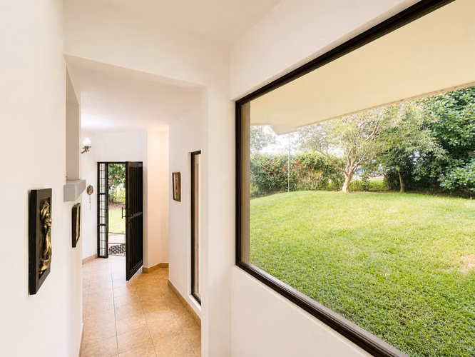 VENTA Casa Independiente de una Planta en Santa Ana | Lote 1,159 m² | Amplio Jardín