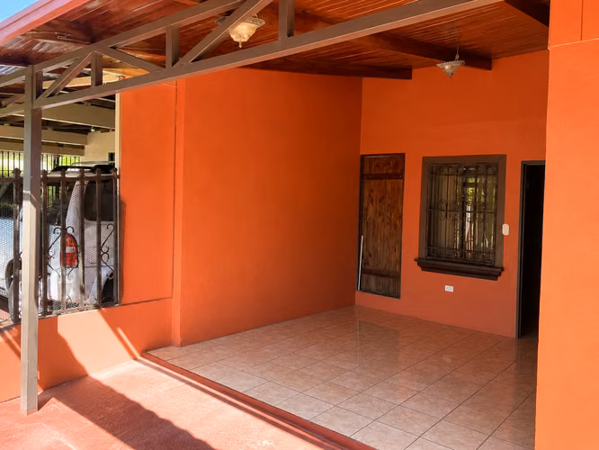 CASA EN VENTA EN OROTINA CENTRO