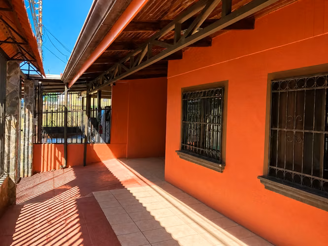 CASA EN VENTA EN OROTINA CENTRO