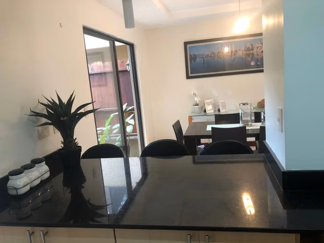 OPORTUNIDAD, VENTA DE APARTAMENTO EN SANTA ANA - Imagen 3