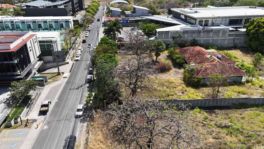 ¡Oportunidad Única de Inversión en Lindora, Santa Ana! - Imagen 13
