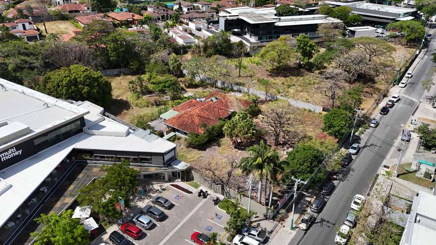 ¡Oportunidad Única de Inversión en Lindora, Santa Ana! - Imagen 1