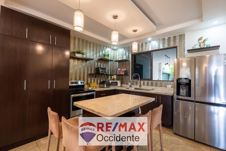 Casa en Venta , Condominio  Grecia