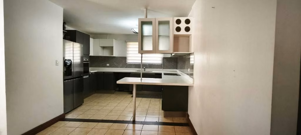 Venda casa en Condominio Jardines del Este, a 2 km de Momentun Pinares - Imagen 4