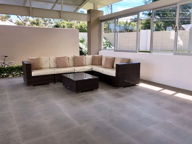 CASA MODERNA DE UNA PLANTA - CONDOMINIO EN LINDORA PLACE - Imagen 17