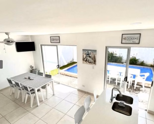 Venta de Casa- Casa Remy en Playa Jacó