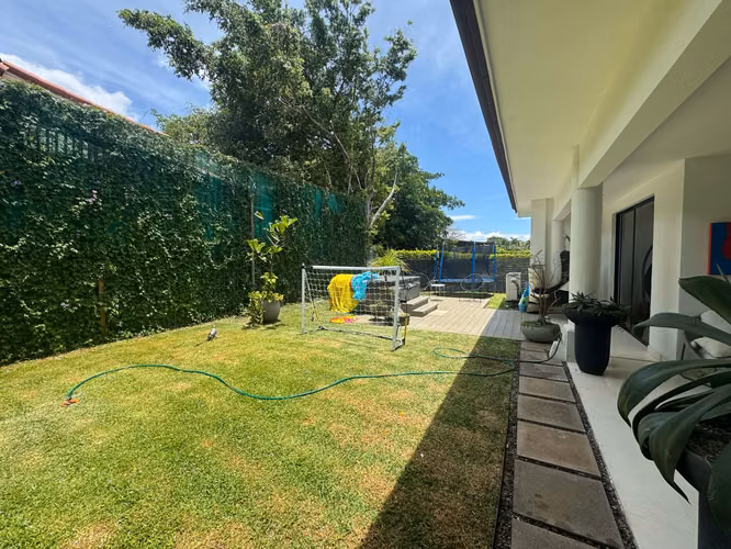 VENTA DE CASA EN RESIDENCIAL VALLE DEL SOL - Imagen 10
