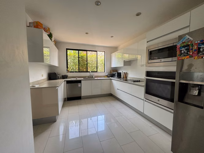 VENTA DE CASA EN RESIDENCIAL VALLE DEL SOL - Imagen 2