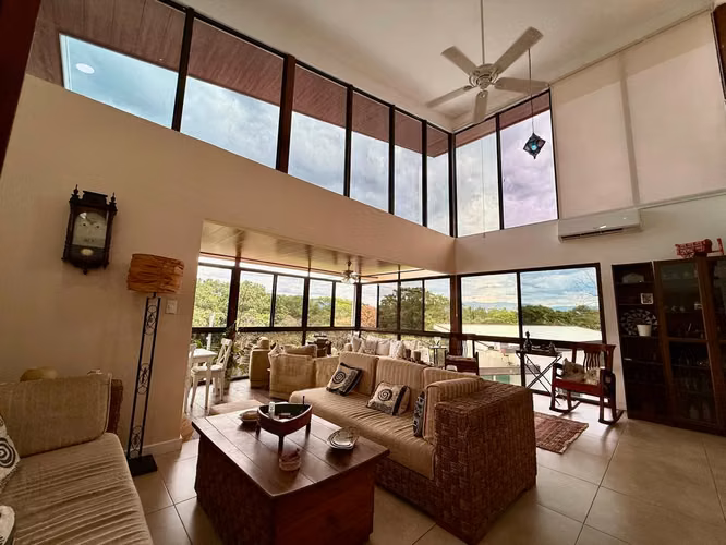 Se Vende Encantadora Casa en Condominio Privado en Orotina - Imagen 5