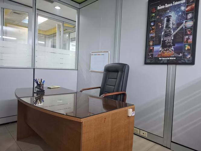 Vendo oficina en La Sabana 150m2 con seguridad y parqueos. - Imagen 4