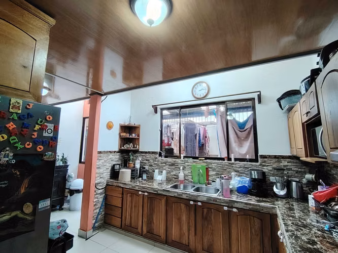 Casa + Apartamento con precio negociable San Diego de Tres Ríos AP