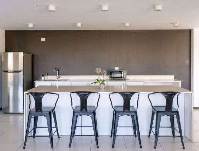 ALQUILER DE APARTAMENTO EN TORRE ROHRMOSER. DE 3 HABITACIONES, CON L/B O AMOBLADOS