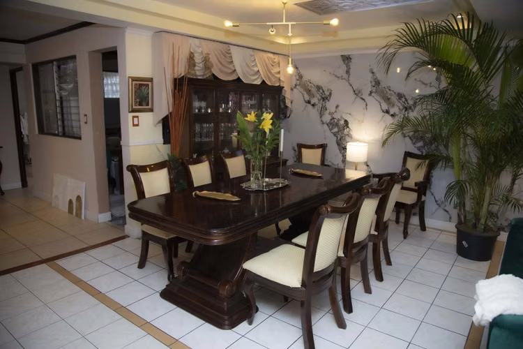 Se vende casa en Rohrmoser, Pavas
