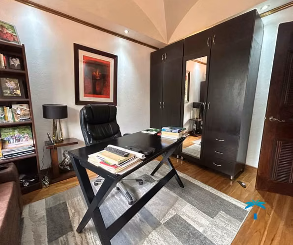 Residencia de Lujo en Guachipelín: Espacio, Elegancia y Exclusividad