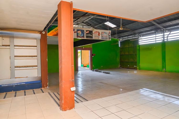Venta de bodegas en Cariari, Guápiles