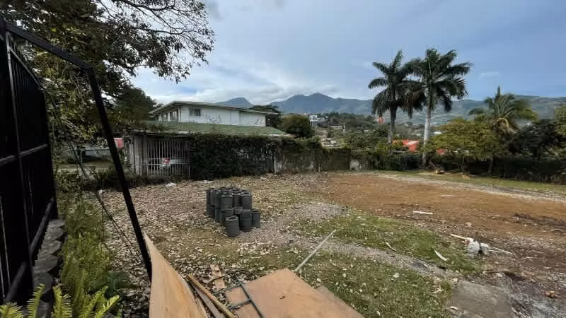 Venta de lote comercial Precio Rebajado San Rafael de Escazú, SOBRE CALLE PRINCIPAL